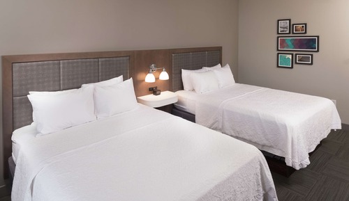 Habitación, 2 camas de matrimonio, accesible para personas con discapacidad, bañera