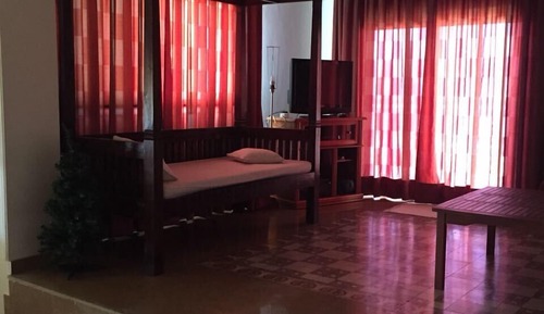 Suite (Diplomatic)