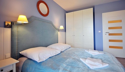 Apartamento clásico, 2 habitaciones, acceso a la piscina, vistas al parque (E409)