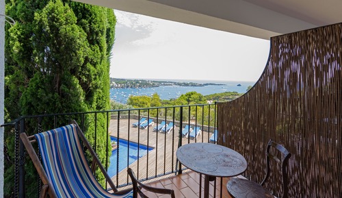 Habitación doble con terraza y vistas al mar (H-9)