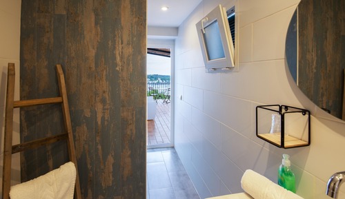 Habitación doble con terraza y vistas al mar (H-8)