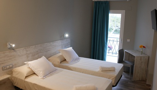 Habitación con 2 camas individuales