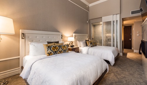 Habitación clásica, 2 camas de matrimonio, vistas al jardín