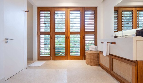 Suite superior, varias camas, vistas al jardín