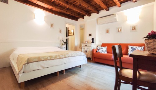 Habitación con 1 cama doble o 2 individuales, vistas a la ciudad