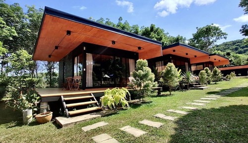 Bungalow Deluxe