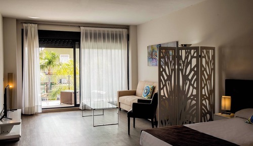 Studio (with Terrace 2 Adults + 2 Children)