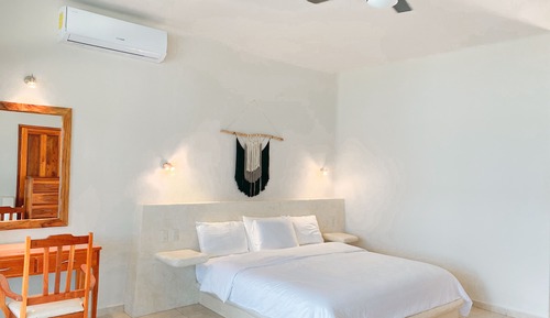 Habitación doble, 1 cama de matrimonio grande, vistas al mar, frente a la playa