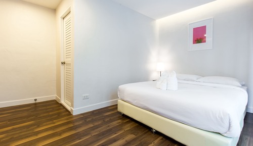 King Room with Balcony 