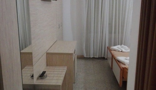 Habitación económica con 1 cama doble o 2 individuales
