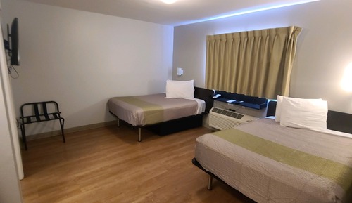Habitación estándar, 2 camas dobles, fumadores, cocina básica