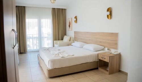 Habitación estándar doble, balcón, vistas a la ciudad