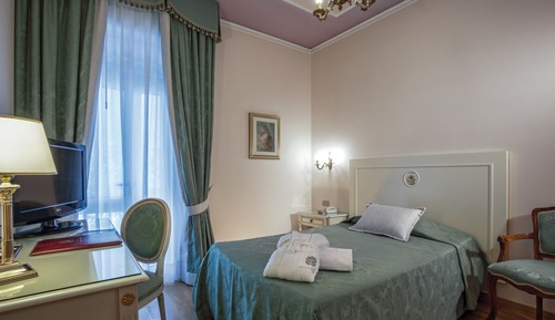Habitación estándar con 1 cama doble o 2 individuales