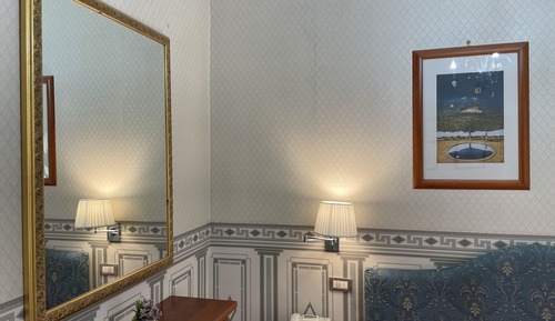 Suite exclusiva, 1 cama de matrimonio grande, baño privado, vistas al parque