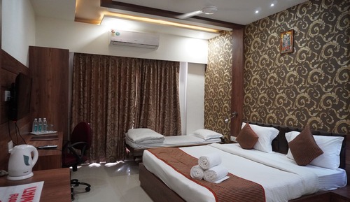 Elegance Room