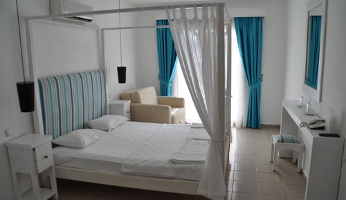 Habitación estándar, 1 habitación, vistas a la piscina, frente a la playa
