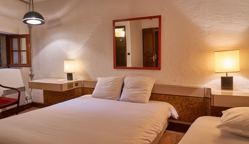 Habitación familiar con 1 cama doble o 2 individuales