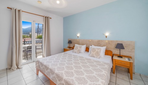 One Bedroom Triple Apartment