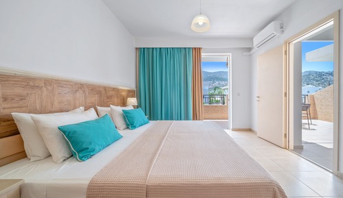 Superior One Bedroom Apartment with Pool View