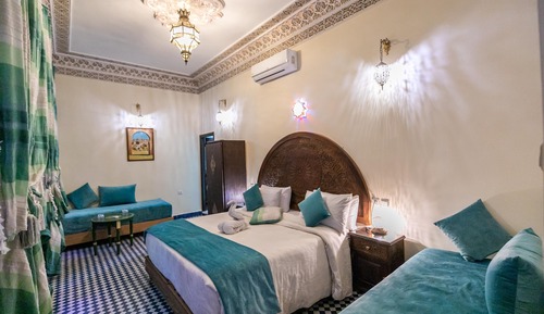 Habitación cuádruple Deluxe (Azrou)