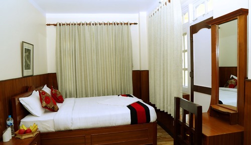 Habitación Deluxe doble, 1 cama doble, fumadores, vistas a la montaña