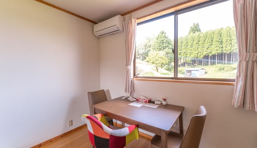 Habitación triple básica, vistas a la colina