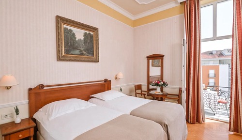 Habitación estándar con 1 cama doble o 2 individuales, vistas al mar