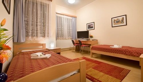 Habitación clásica con 2 camas individuales