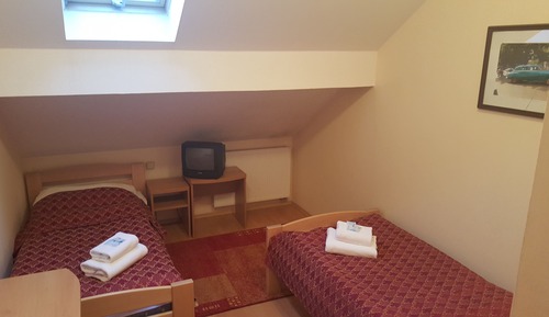 Habitación económica con 2 camas individuales