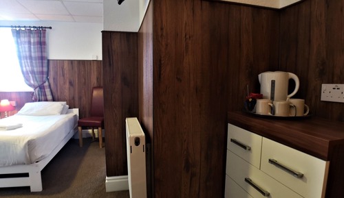 Habitación triple, baño privado