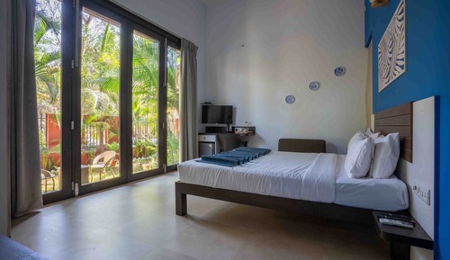 Trendy Suites with Garden