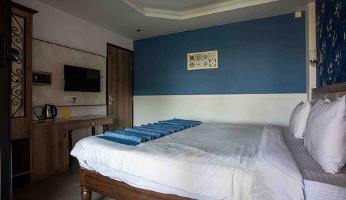 Trendy Rooms with Balcony