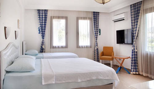 Standard Triple Room, Garden View