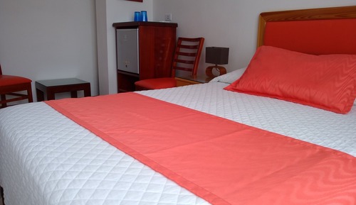 Habitación estándar doble, vistas parciales al mar