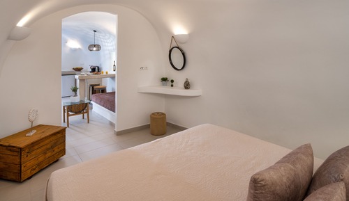Suite with Indoor Hot Tub (Canava)