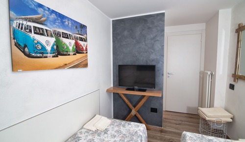Habitación con 1 cama doble o 2 individuales, baño compartido