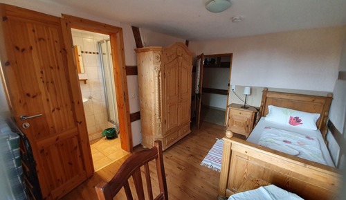 Habitación individual, baño privado, vistas al jardín (Zimmer Nr. 1&2)