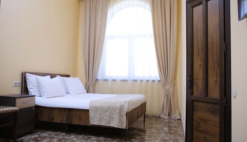 Habitación estándar con 1 cama doble o 2 individuales, 1 cama doble