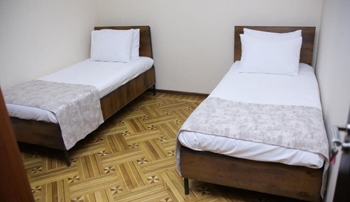 Habitación económica con 1 cama doble o 2 individuales