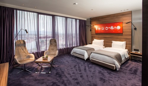 Habitación superior con 1 cama doble o 2 individuales