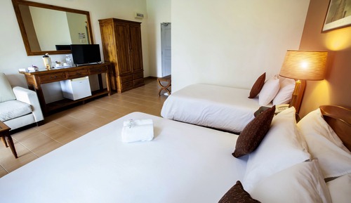 Chalet, vistas al jardín