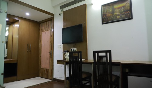 Habitación Deluxe doble, 1 cama de matrimonio grande, fumadores, vistas a la ciudad
