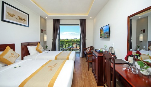 Habitación Deluxe con 2 camas individuales, balcón, vistas a la ciudad