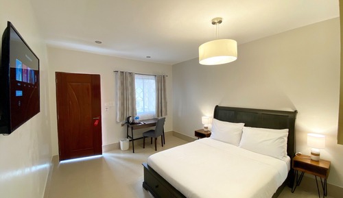 Deluxe Queen Suite 5 Upper Floor