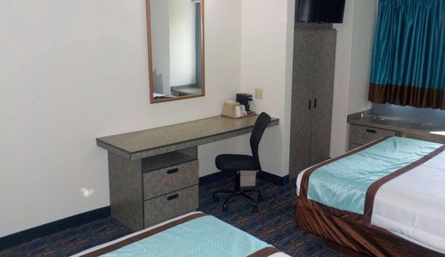 Habitación estándar, 2 camas de matrimonio, no fumadores (Pet Friendly)
