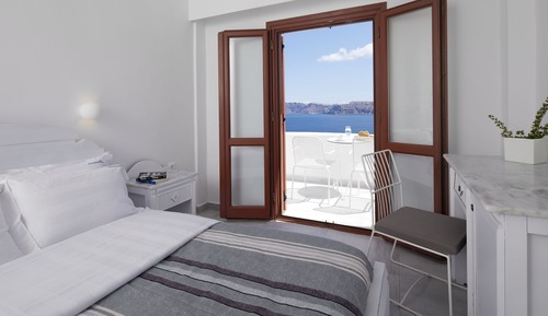 Standard Room with Balcony & Caldera View