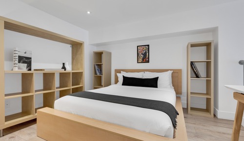 Dúplex superior, varias camas, vistas a la ciudad (Duplex Downtown 502)