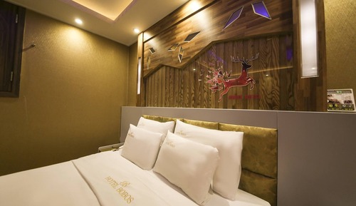 Royal Room