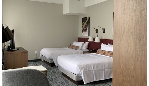 Habitación, 2 camas dobles, no fumadores (Mobility/Hearing Access, Roll-In Shwr)
