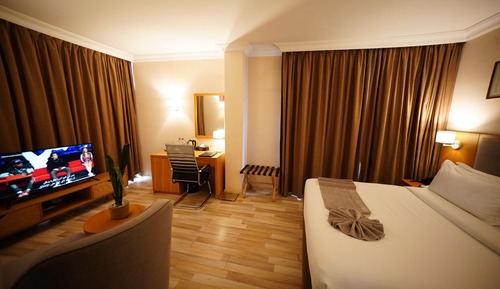 Club King Room